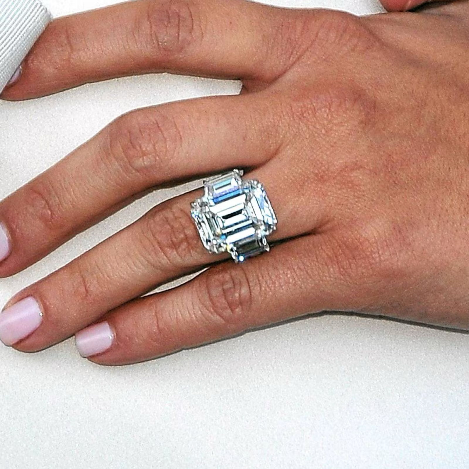 Gwyneth: 6-Prong Accented Marquise