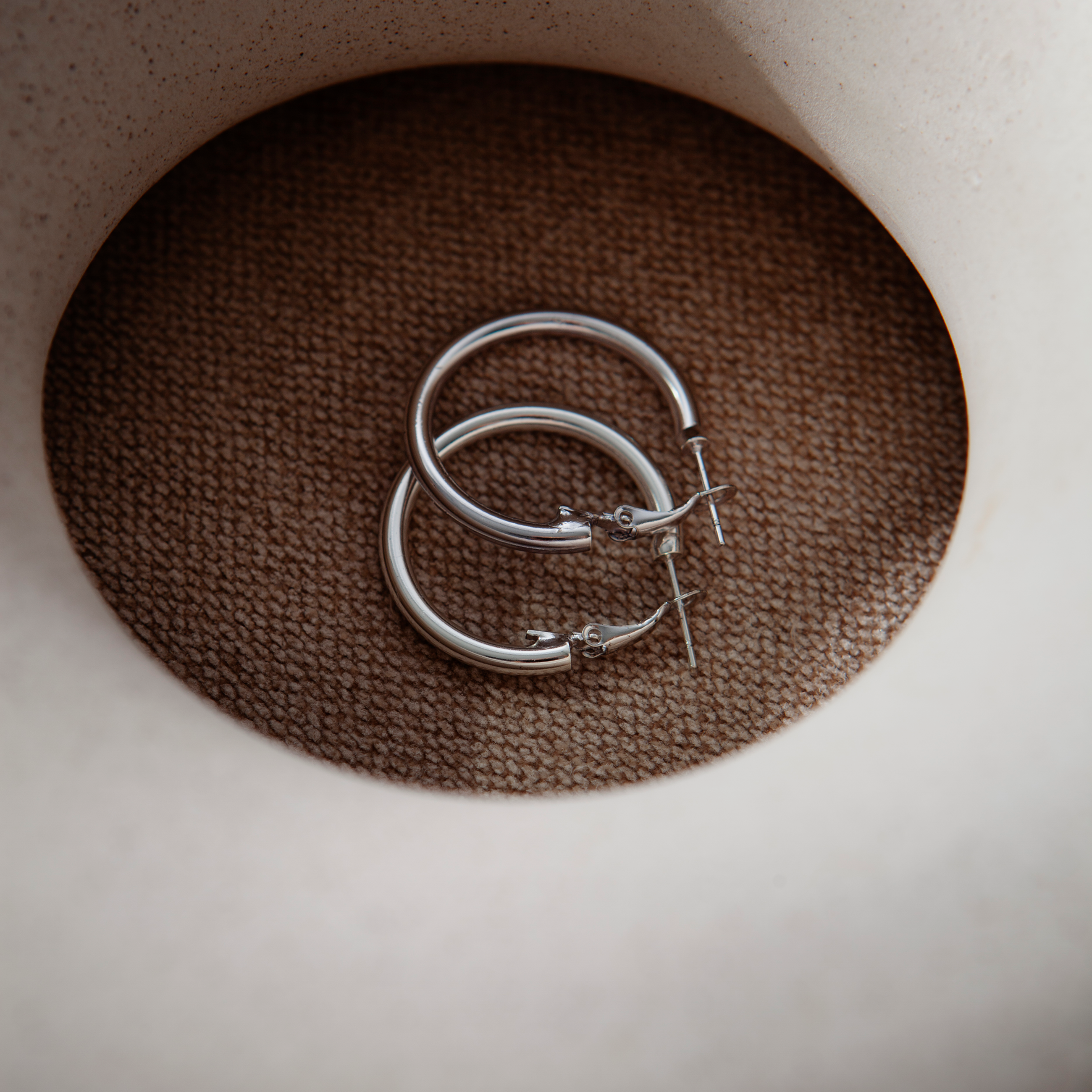 Gwyneth: 6-Prong Accented Marquise